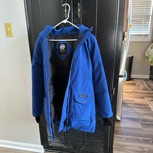 Worn once! Authentic Canada Goose. Super warm and stylish!